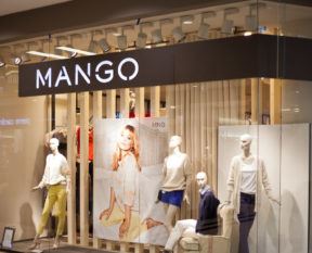Interiors of shopping centres